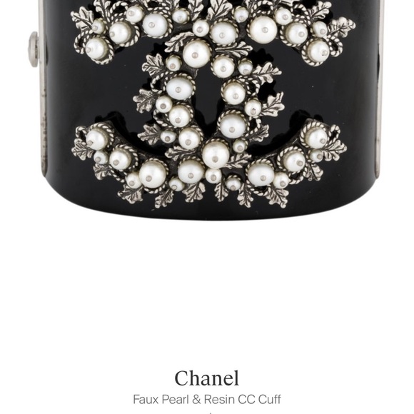 CHANEL-AUTHENTIC (Preowned) Black Faux Pearl & Silver Leaf Hinge Bracelet - Picture 13 of 15
